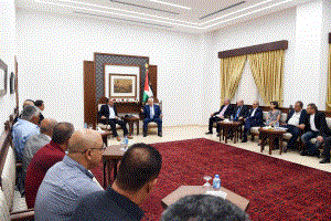 الرئيس يستقبل أعضاء المكتب التنفيذي للاجئين ورؤساء اللجان الشعبية بمخيمات الضفة