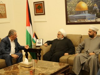 دبور يستقبل وفد الاتحاد العالمي لعلماء المقاومة