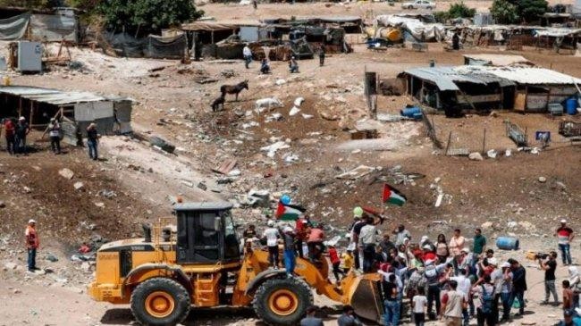 تواصل الاعتصام في الخان الأحمر لليوم الثالث عشر