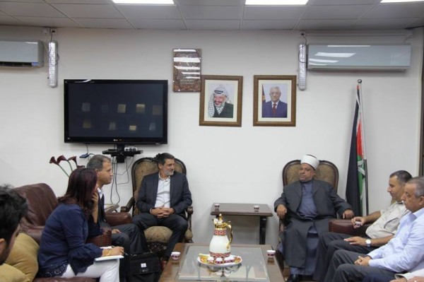 الأوقاف والصليب الأحمر يبحثان سبل التعاون المشترك