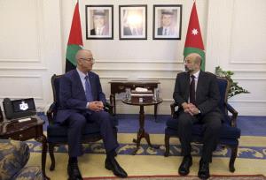 الحمد الله يلتقي نظيره الأردني على رأس وفد وزاري في عمّان