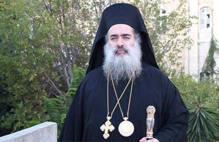 المطران حنا يستنكر الإبعادات المتزايدة عن الأقصى