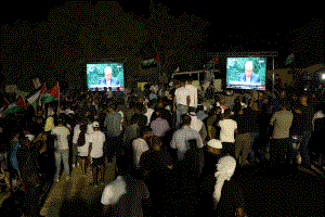 اهالي الخان الاحمر: الرئيس اوصل رسالتنا للعالم