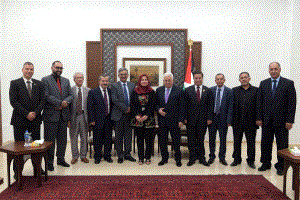 الرئيس يستقبل وفد المؤتمر العلمي الطبي السابع