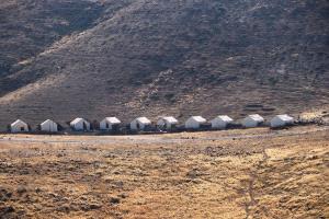 "سياحة استيطانية" على طريقة الخان الأحمر