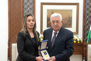 الرئيس يمنح الشهيد المناضل ماهر فوزي كحيل نوط القدس