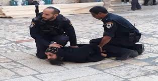 "الأزهر" يندد باعتداء الاحتلال على الرهبان بالقدس