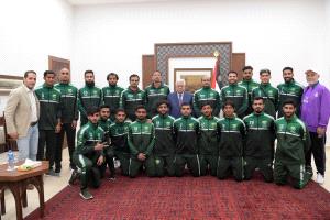 الرئيس يستقبل بعثة المنتخب الباكستاني لكرة القدم