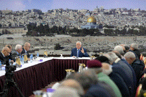 الرئيس بمستهل اجتماع القيادة: المحكمة الدستورية أصدرت قرارا بحل "التشريعي" والدعوة لانتخابات تشريعية