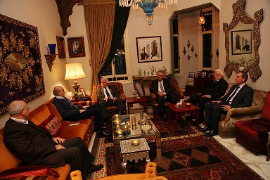 الاحمد يلتقي رئيس الحزب التقدمي الاشتراكي وليد جنبلاط