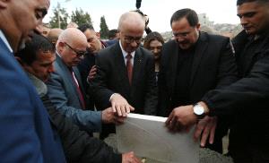 الحمد الله: سنواصل حشد الدعم الدولي لحل قضية اللاجئين وإنهاء معاناتهم