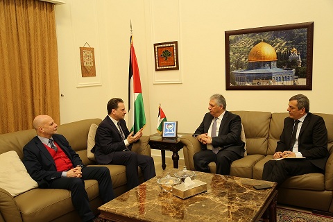 دبور يلتقي المفوض العام للاونروا بيير كرهنيبول