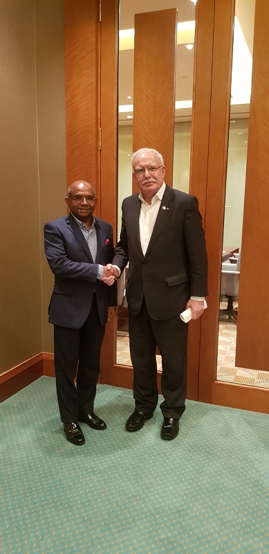 المالكي يلتقي نظيره المالديفي