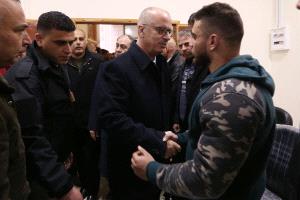 الحمد الله يؤدي واجب العزاء بشهيد المؤسسة الأمنية العميد جمال عودة