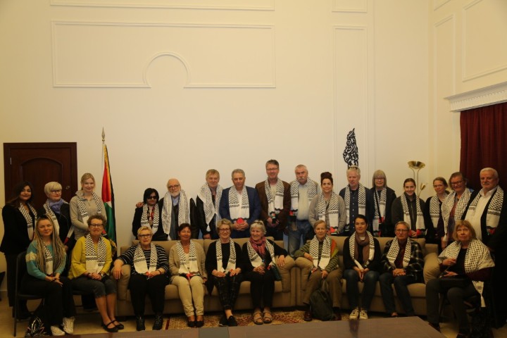 دبور يلتقي وفد الصداقة النرويجي الفلسطيني