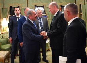 اشتية يلتقي اردوغان ويبحث معه آخر التطورات