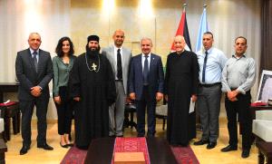 اشتية يستقبل وفدا من جمعية الكتاب المقدس الفلسطينية