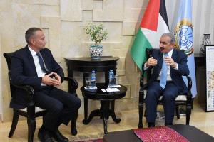 اشتية: نبذل كافة الجهود لحشد الدعم للأونروا وضمان تجديد تفويض عملها