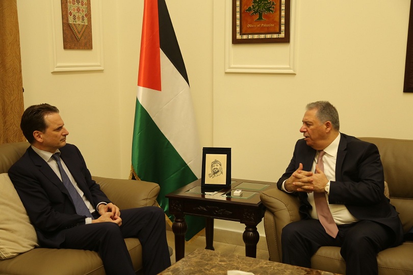 دبور يلتقي المفوض العام للاونروا بيير كرينبول