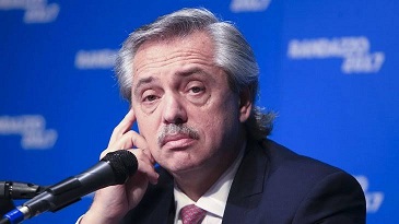 الرئيس يهنئ رئيس الأرجنتين بانتخابه رئيسا للجمهورية