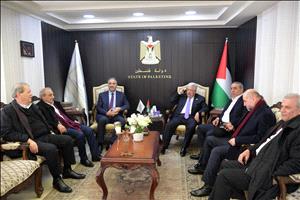 الرئيس يتابع انطلاقة الثورة في قطاع غزة من مقر "تلفزيون فلسطين"