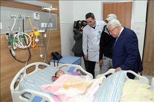 الرئيس يتفقد قسم الأطفال في المستشفى الاستشاري في رام الله