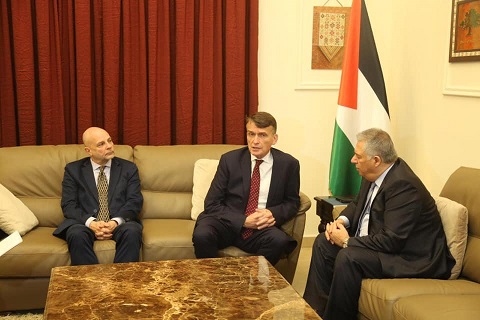 السفير دبور يلتقي المفوض العام للاونروا بالانابة