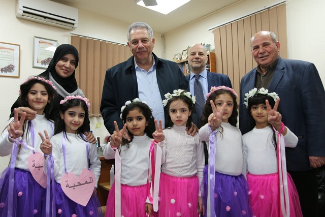 دبور والسفير الفرنسي في لبنان يزوران مخيم شاتيلا