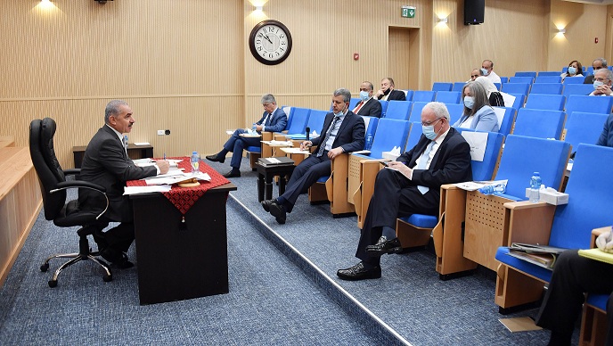 اشتية يطالب إسرائيل بإغلاق المعابر والأمم المتحدة بالمراقبة