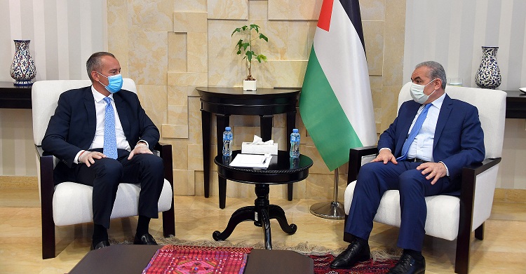 اشتية يستقبل منسق الأمم المتحدة لعملية السلام