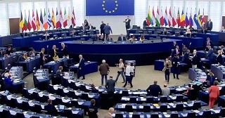 برلماني أوروبي: اسرائيل دولة فصل عنصري ويجب الاعتراف بدولة فلسطين