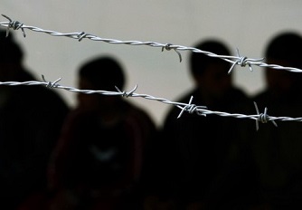 60 أسيرًا يشرعون بإضراب مفتوح عن الطعام اليوم