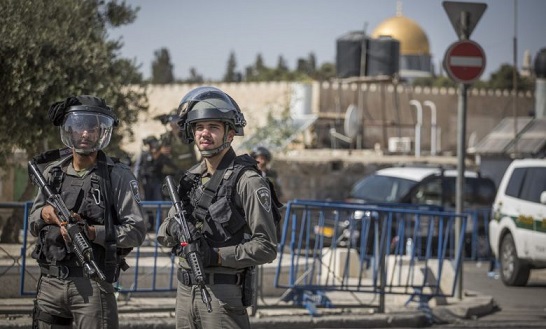الاحتلال يشدد إجراءاته العسكرية في محيط القدس ويحد من دخول المئات للأقصى
