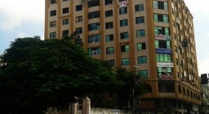 طائرات الاحتلال تدمر برج الجوهرة وسط مدينة غزة