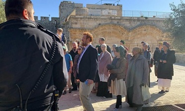 عشرات المستوطنين يتقدمهم المتطرف "غليك" يقتحمون الأقصى