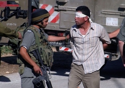 الاحتلال يعتقل شابا من دير أبو مشعل غرب رام الله
