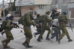 رام الله: الاحتلال يعتقل 9 مواطنين ويشن حملة ترهيب في بلدة نعلين