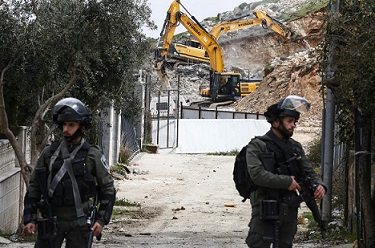 الاحتلال يهدم منزلا قيد الانشاء في "سطح مرحبا" بالبيرة