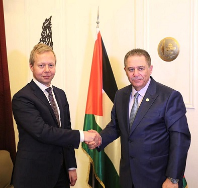 السفير دبور يلتقي المبعوث الاوروبي لعملية السلام في الشرق الاوسط