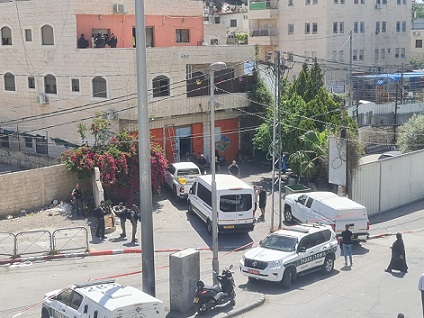 الاحتلال يحاصر بناية عائلة الرجبي في سلوان تمهيدا لهدمها