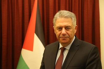 دبور يعزي البطريرك العبسي بوفاة والدته