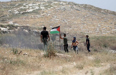 تواصل انتهاكات الاحتلال: إصابات واعتقالات واعتداءات للمستوطنين