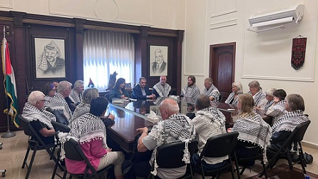 السفير دبور يلتقي وفداً تضامنياً نروجياً مع القضية الفلسطينية