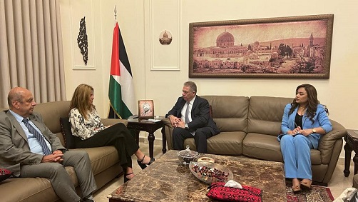 دبور يستقبل نائب المفوض العام للاونروا