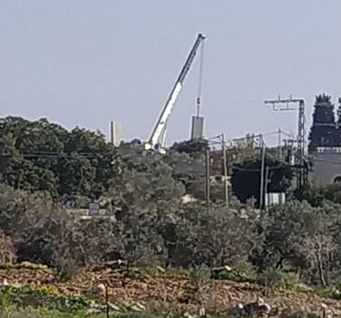 الاحتلال يعزز جدار الفصل العنصري في محيط قرى جنوب غرب جنين