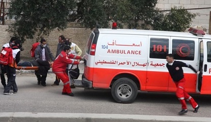 إصابات بالاختناق خلال اقتحام الاحتلال محيط مجمع فلسطين الطبي