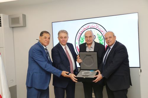 برعاية السفير دبور: رابطة اطباء الاسنان تكرم نائب رئيس جامعة بيروت العربية البروفسور عصام عثمان