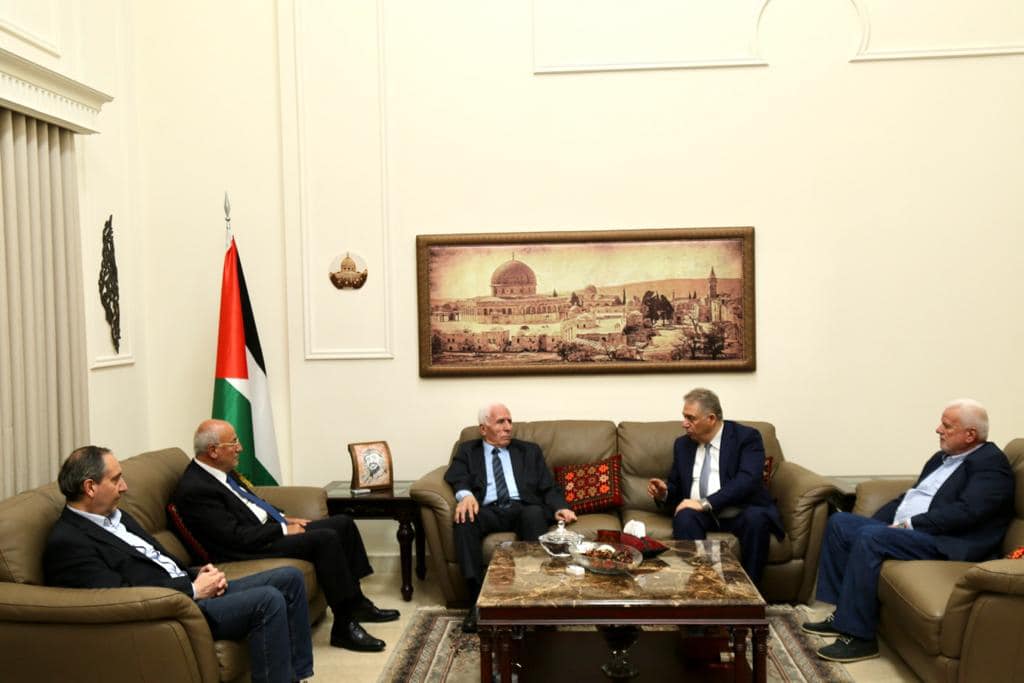 الاحمد يلتقي وفداً من الحزب التقدمي الاشتراكي