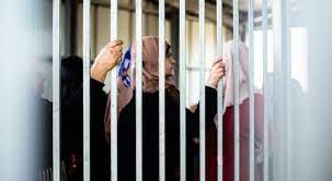 الاحتلال ينقل الأسيرتين جرادات وشاهين من سجن "الرملة" إلى "الدامون"