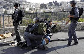 الاحتلال يعتقل ثلاثة مقدسيين